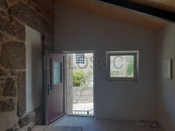 Moradia V2 com logradouro · Sobral da Serra, Guarda