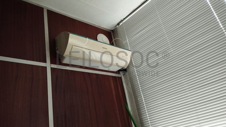 Equipamento de Apoio à Indústria · Mobiliário de Escritório