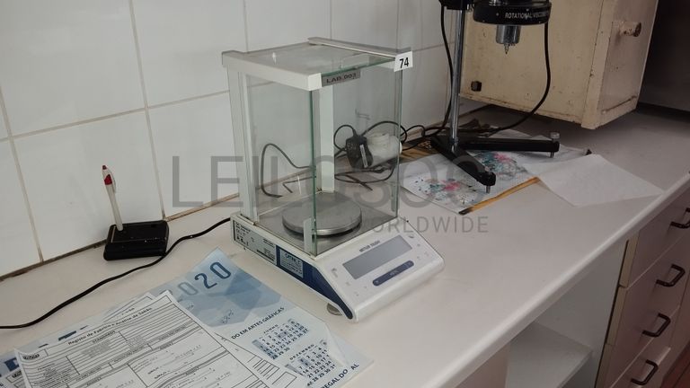 Equipamento de Apoio à Indústria · Mobiliário de Escritório