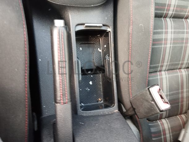 Volkswagen Golf 2.0 TSI GTI · Ano 2012