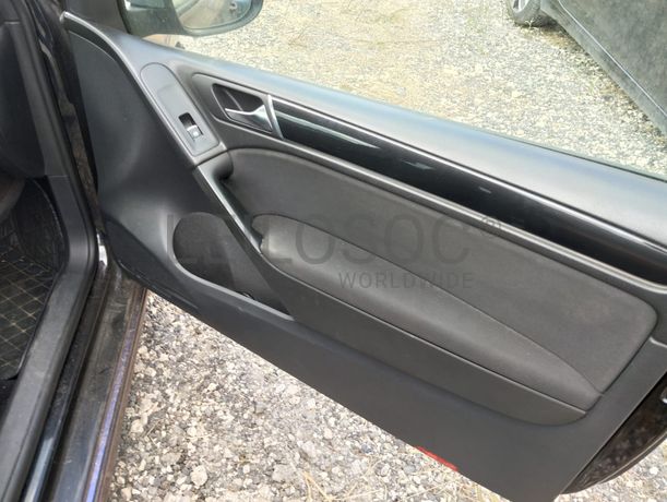 Volkswagen Golf 2.0 TSI GTI · Ano 2012