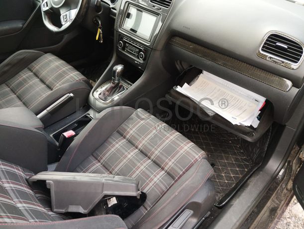 Volkswagen Golf 2.0 TSI GTI · Ano 2012