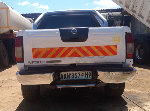 Nissan Hardbody NP 300