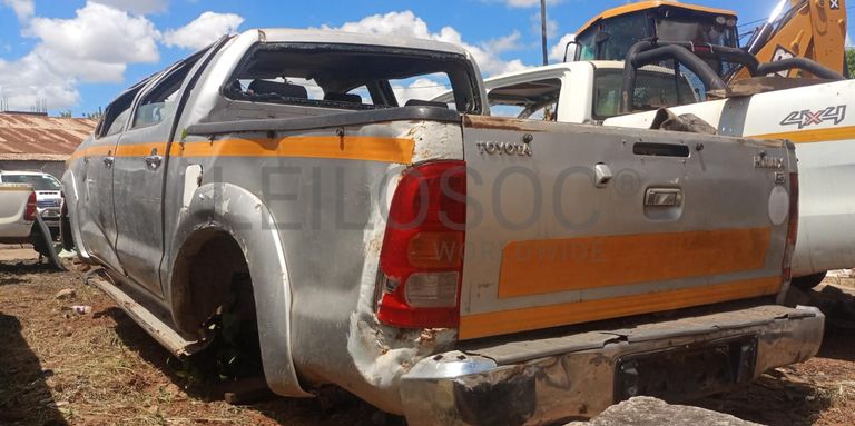 Carcaça de Toyota Hilux