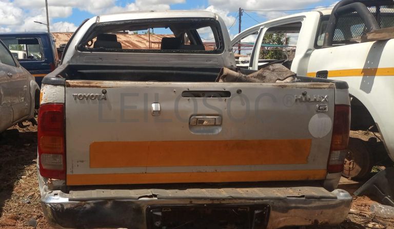 Carcaça de Toyota Hilux