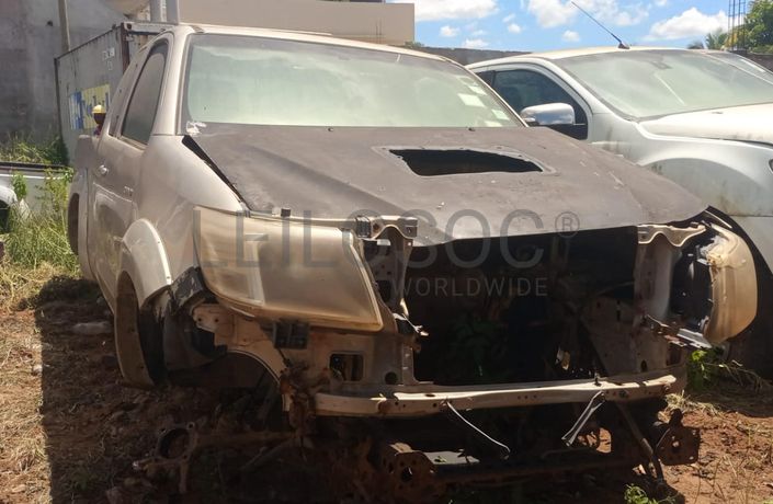 Carcaça de Toyota Hilux