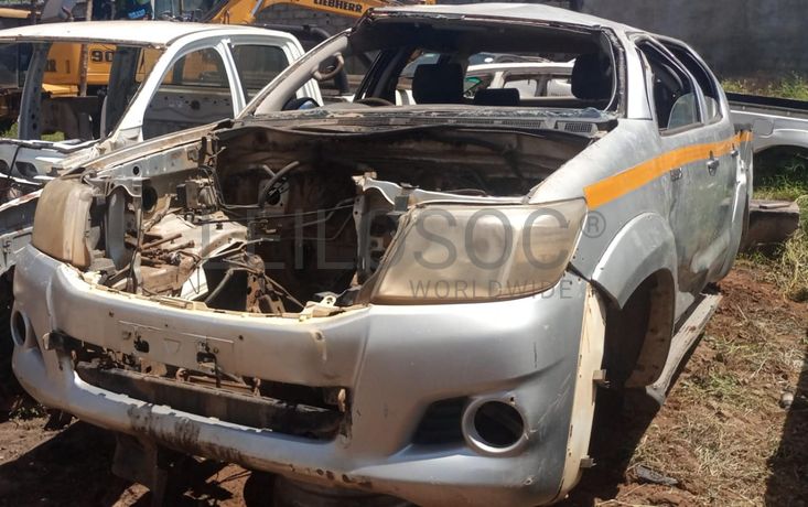 Carcaça de Toyota Hilux