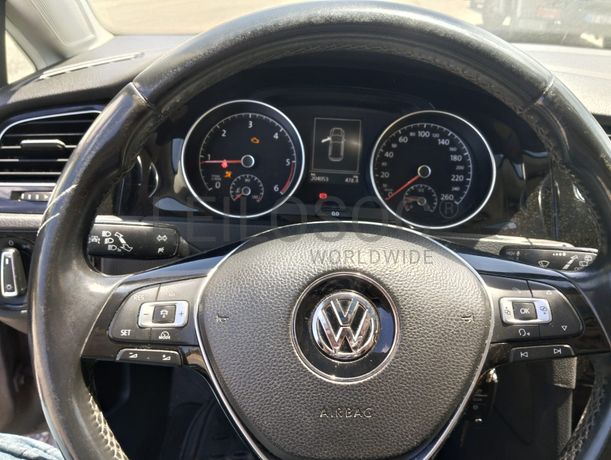 Volkswagen Golf · Ano 2013