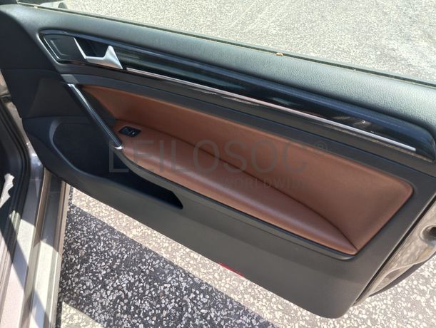 Volkswagen Golf · Ano 2013