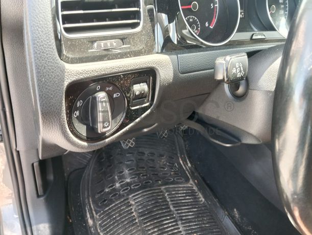 Volkswagen Golf · Ano 2013