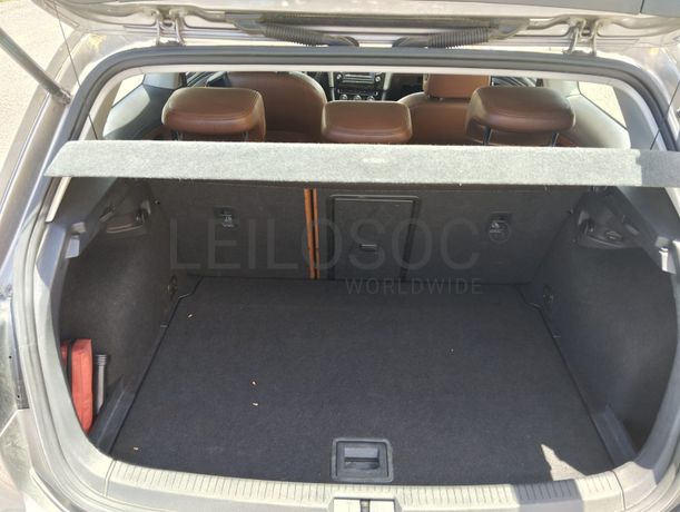 Volkswagen Golf · Ano 2013