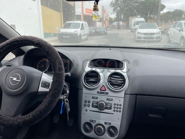 Opel Corsa · Ano 2011
