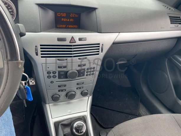 Opel Corsa · Ano 2011