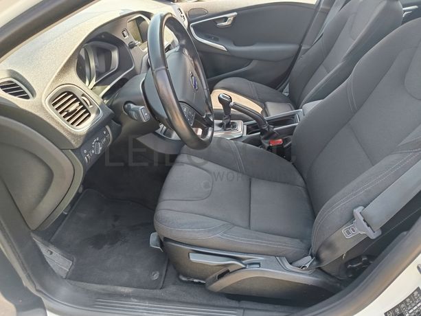 Volvo V40 D2 Cross Country · Ano 2016