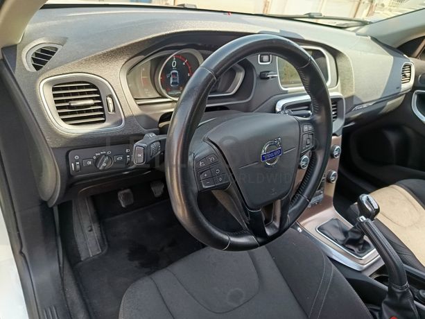 Volvo V40 D2 Cross Country · Ano 2016