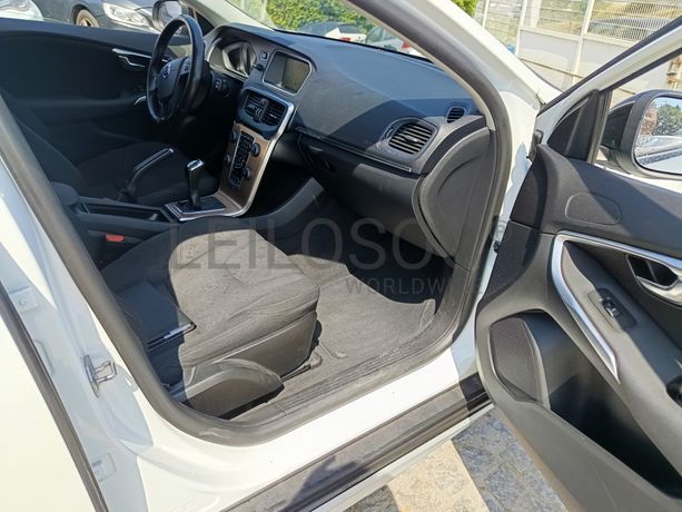 Volvo V40 D2 Cross Country · Ano 2016