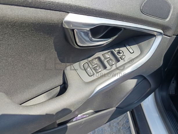 Volvo V40 D2 Cross Country · Ano 2016