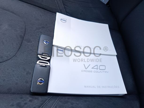 Volvo V40 D2 Cross Country · Ano 2016