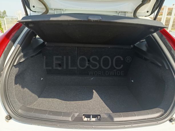 Volvo V40 D2 Cross Country · Ano 2016