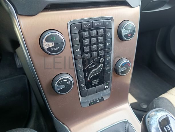 Volvo V40 D2 Cross Country · Ano 2016