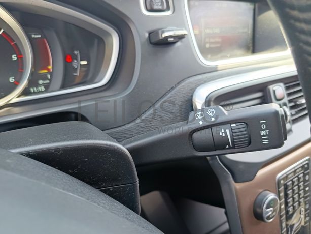 Volvo V40 D2 Cross Country · Ano 2016