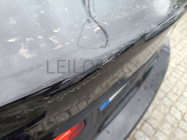 BMW 318D · Ano 2015