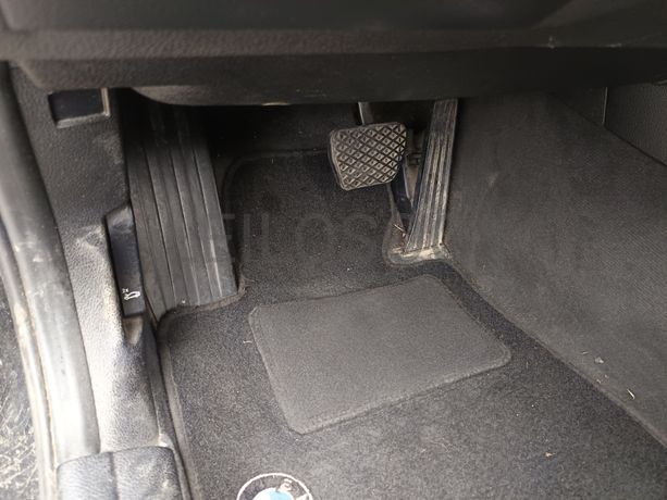 BMW 318D · Ano 2015