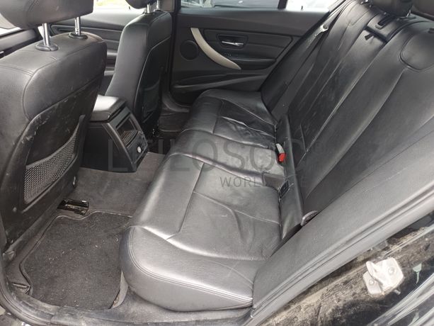 BMW 318D · Ano 2015