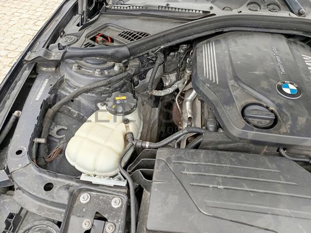 BMW 318D · Ano 2015