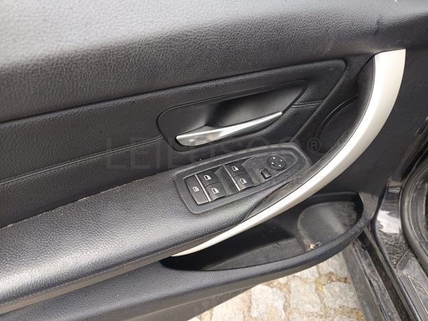 BMW 318D · Ano 2015