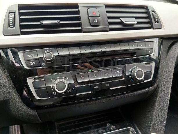 BMW 318D · Ano 2015