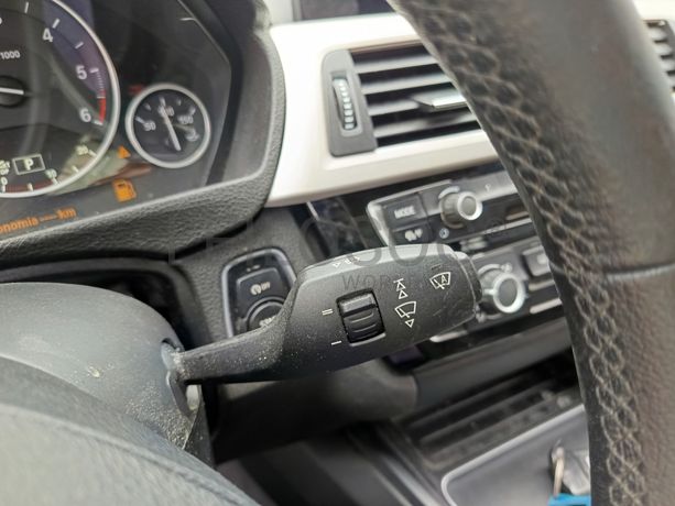 BMW 318D · Ano 2015