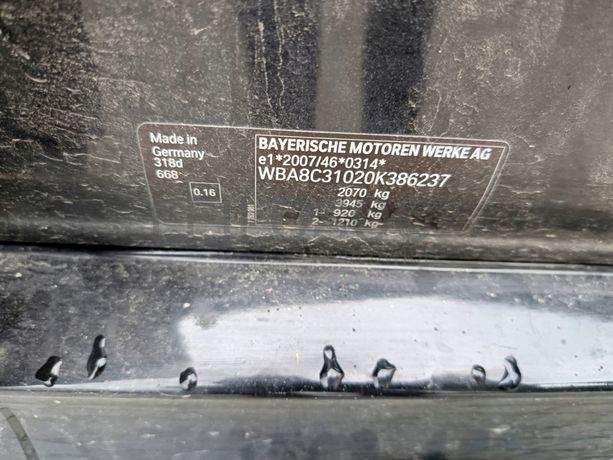 BMW 318D · Ano 2015