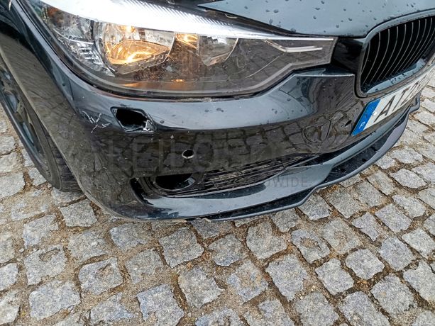 BMW 318D · Ano 2015