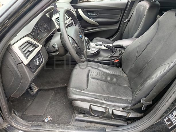 BMW 318D · Ano 2015