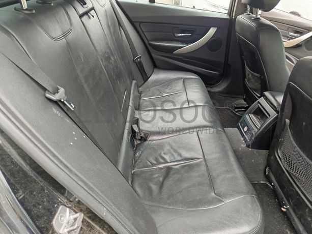 BMW 318D · Ano 2015