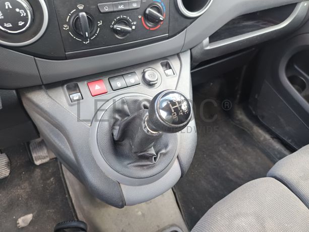 Peugeot Partner · Ano 2018