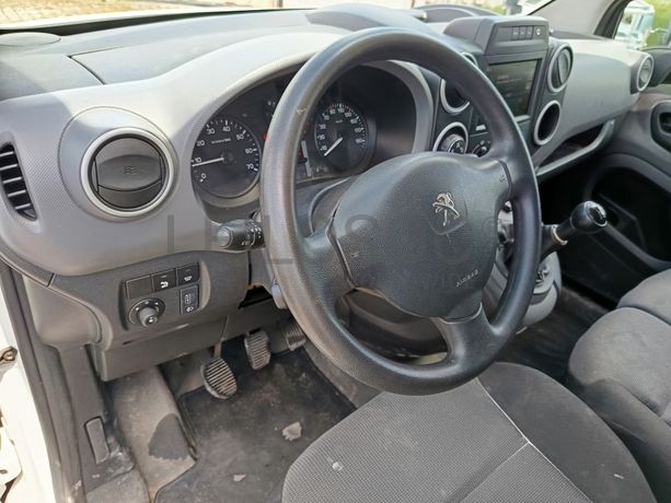 Peugeot Partner · Ano 2018