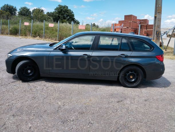 BMW 318 D · Ano 2015