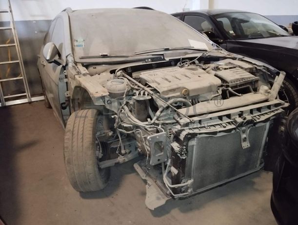 Volkswagen Golf VII Variant 1.6 TDI · Ano 2014