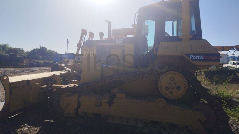 Bulldozer Caterpillar D6M