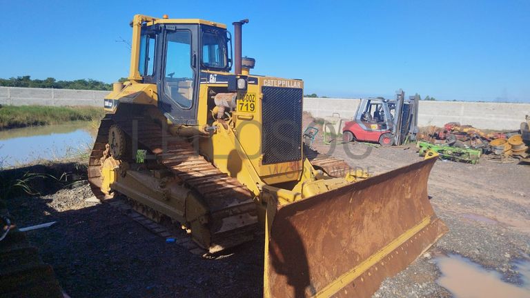 Bulldozer Caterpillar D6M