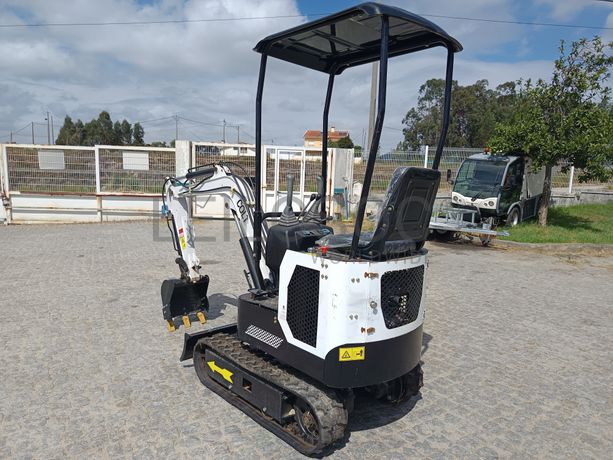 Mini Giratória Colt YFE10