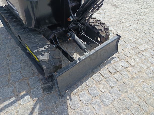 Mini Giratória Colt YFE10