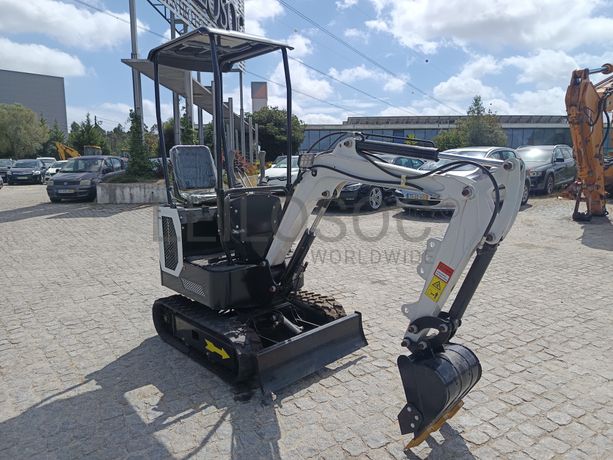 Mini Giratória Colt YFE10