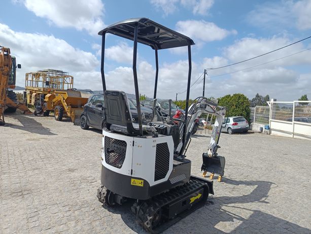 Mini Giratória Colt YFE10