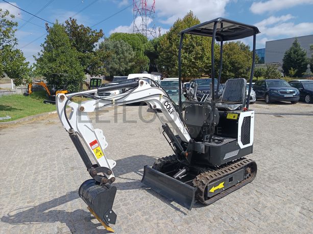 Mini Giratória Colt YFE10