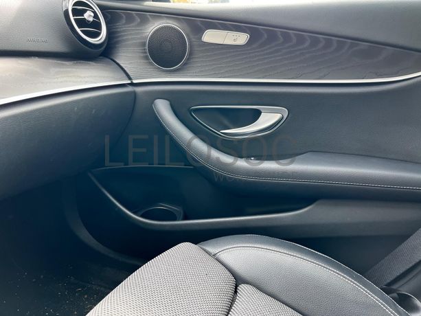 Mercedes-Benz E300 de · Ano 2020