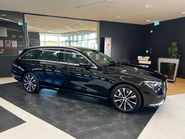 Mercedes-Benz E300 de · Ano 2020