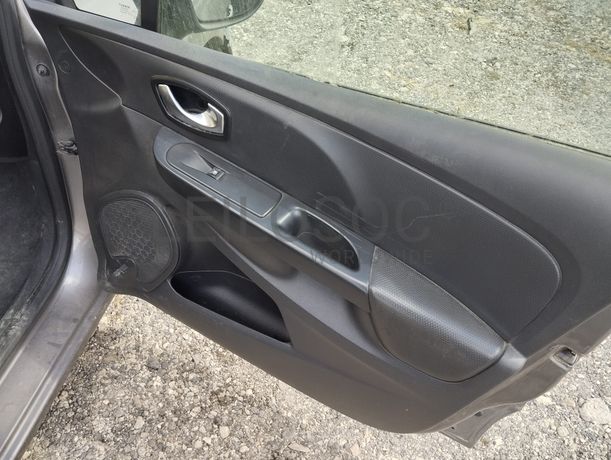 Renault Clio · Ano 2016